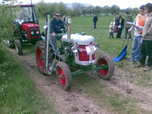Závody traktůrků, Vyskeř 2008 > obr (18)